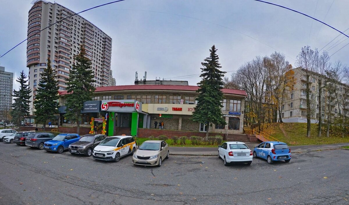 Так здание 27к1 на Профсоюзной улице выглядело в 2023 году. Яндекс.Карты. Там теперь ещё и гастрономическое пространство работает.