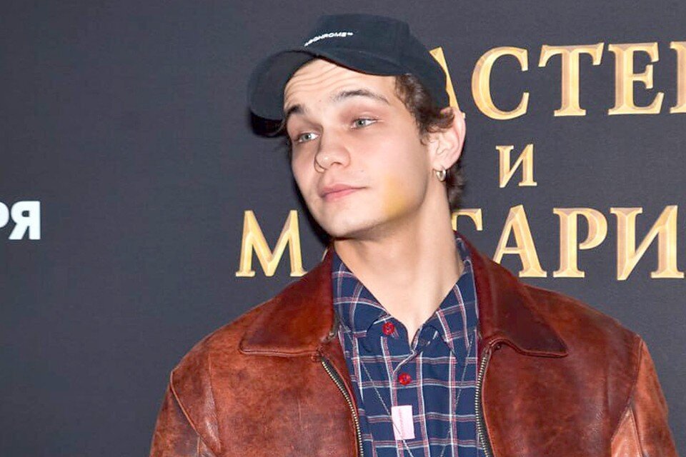 Песня слова песни. Самой молодой текст. Самой молодой текст. Молодая слова. Самой молодой текст.