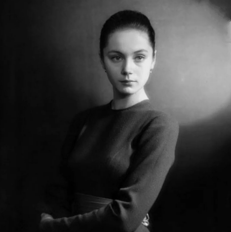Ирина Купченко в юности 