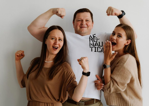 Агрегация uml. Композиция отношений. Отношение части и целого. Построение взаимоотношений с клиентами. Двое расстаются фото.