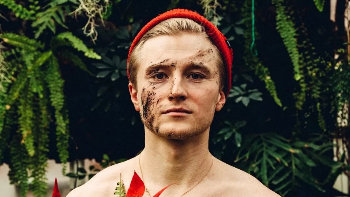     Актер из Волгограда Вячеслав Чепурченко придумал оригинальный способ спрятаться от Егора Крида в шоу «Прятки». Волгоградец замуровал себя в кирпичную стену.