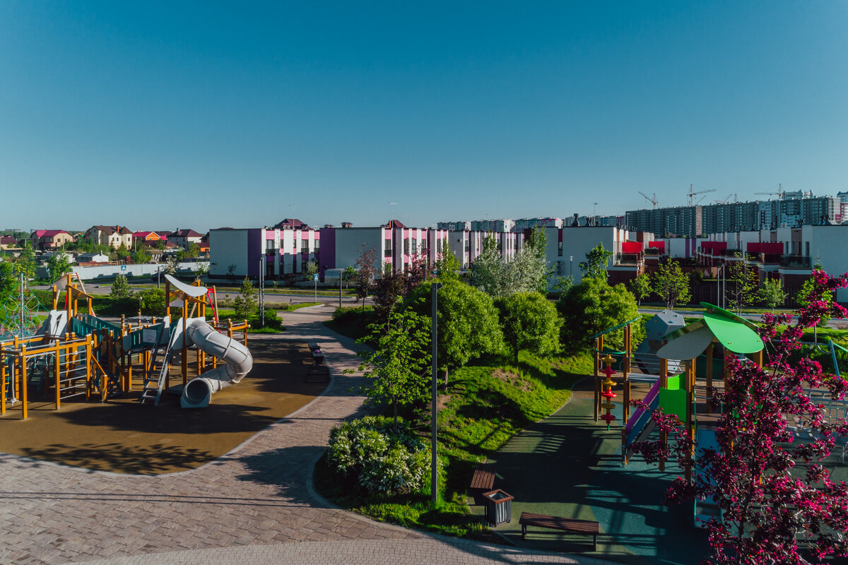 Парк в Тюмени - Древо жизни с плиткой Поревит