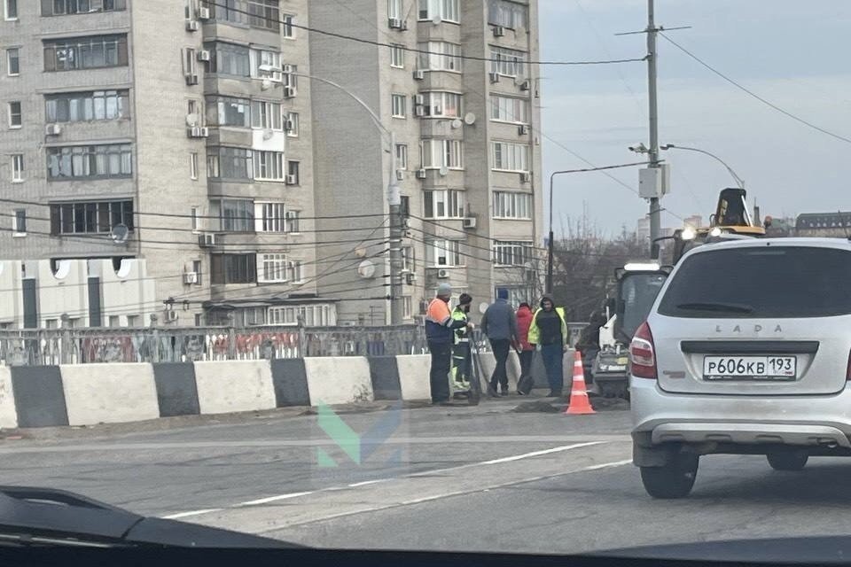    Ямочный ремонт начался 8 февраля. Фото: t.me/mcu_krd