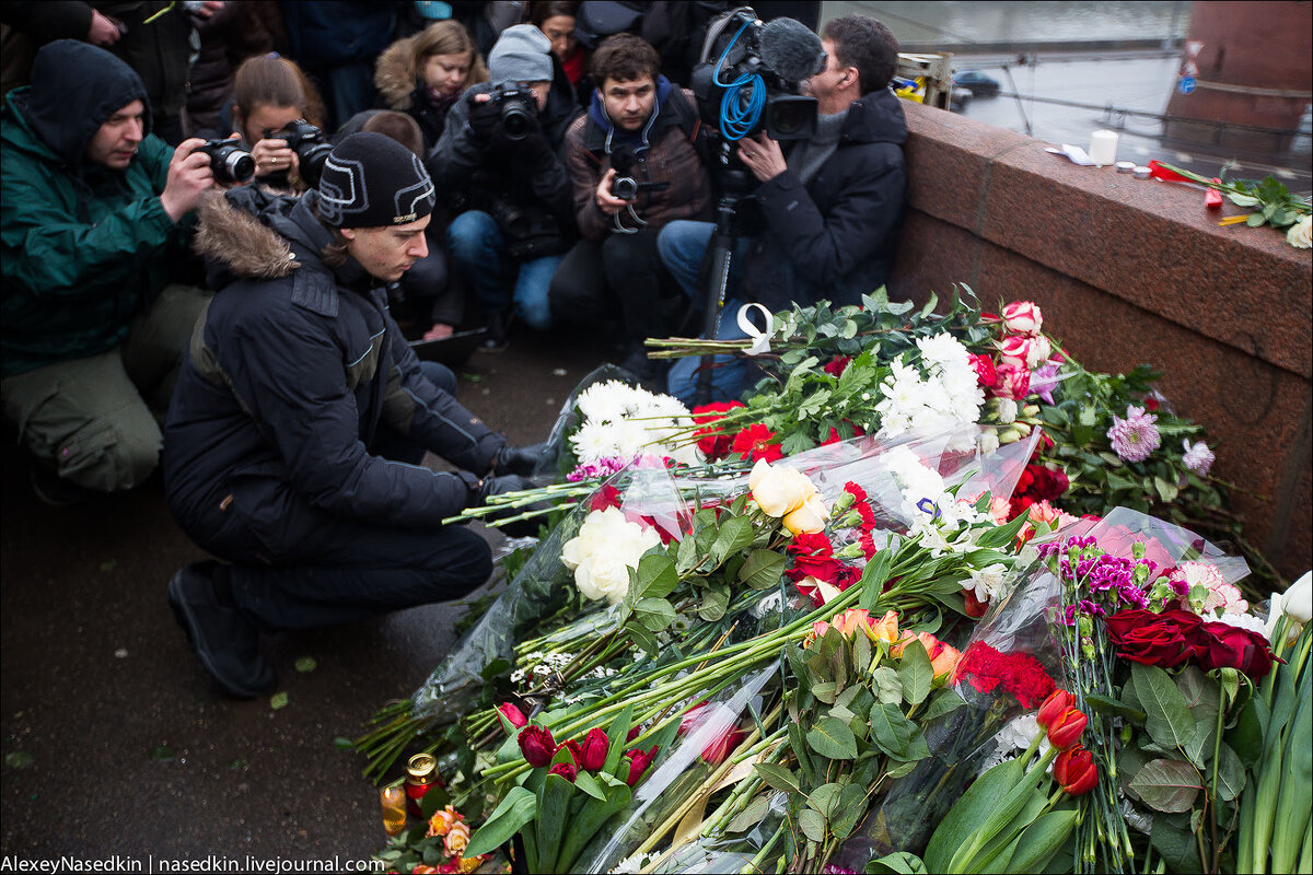 высказывания о заботе. все говорят я самый лучший. объятия лучшее лекарство. прикосновение к щеке мужчины. все говорят я самый лучший.