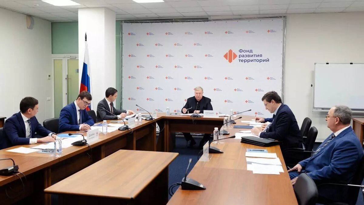     Губернатор Нижегородской области Глеб Никитин поучаствовал в заседании попечительского совета Фонда развития территорий, которое накануне состоялось в Москве. Об итогах мероприятия глава региона рассказал в личных соцсетях.