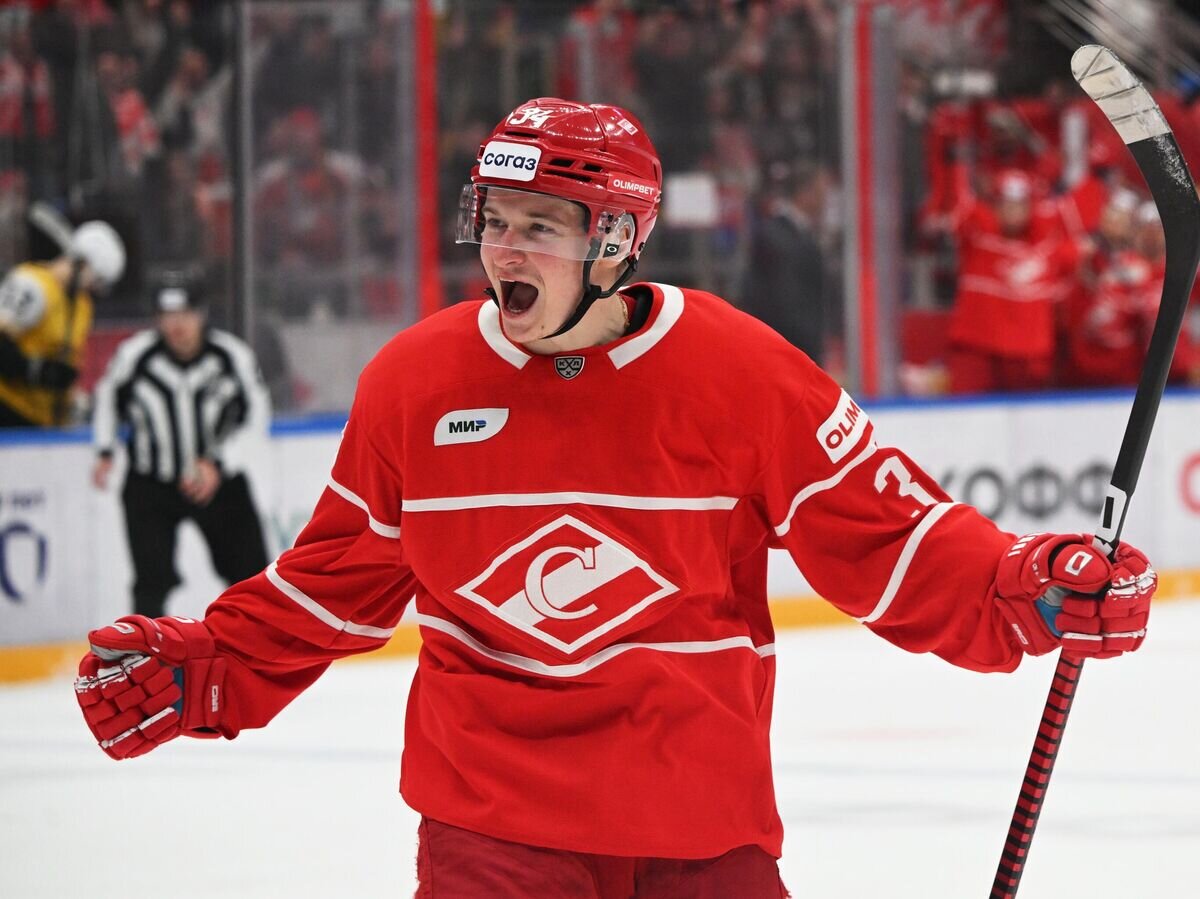    Защитник ХК "Спартак" Егор Савиков© РИА Новости / Григорий Сысоев