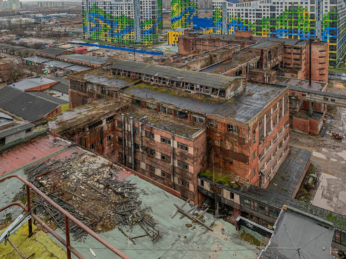 Мясокомбинат Самосон - вид на исторические корпуса с башни холодильного корпуса.