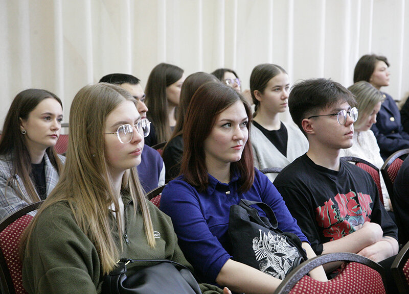 имя поэта первой общественной библиотеки в югре. города сургут городская библиотека пушкина. имя поэта первой общественной библиотеки в югре. писатели и поэты ханты мансийского округа югры. писатели хмао югры.