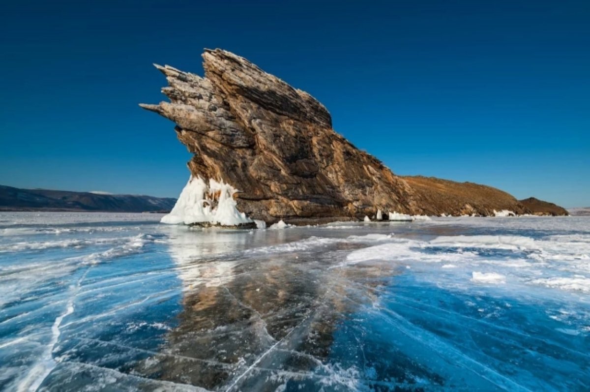    Спортсменка без гидрокостюма погрузилась на 41 метр под лед Байкала