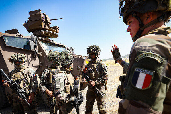 Французские солдаты во время учений, 2023 год / Cem Ozdel/Anadolu via Getty Images