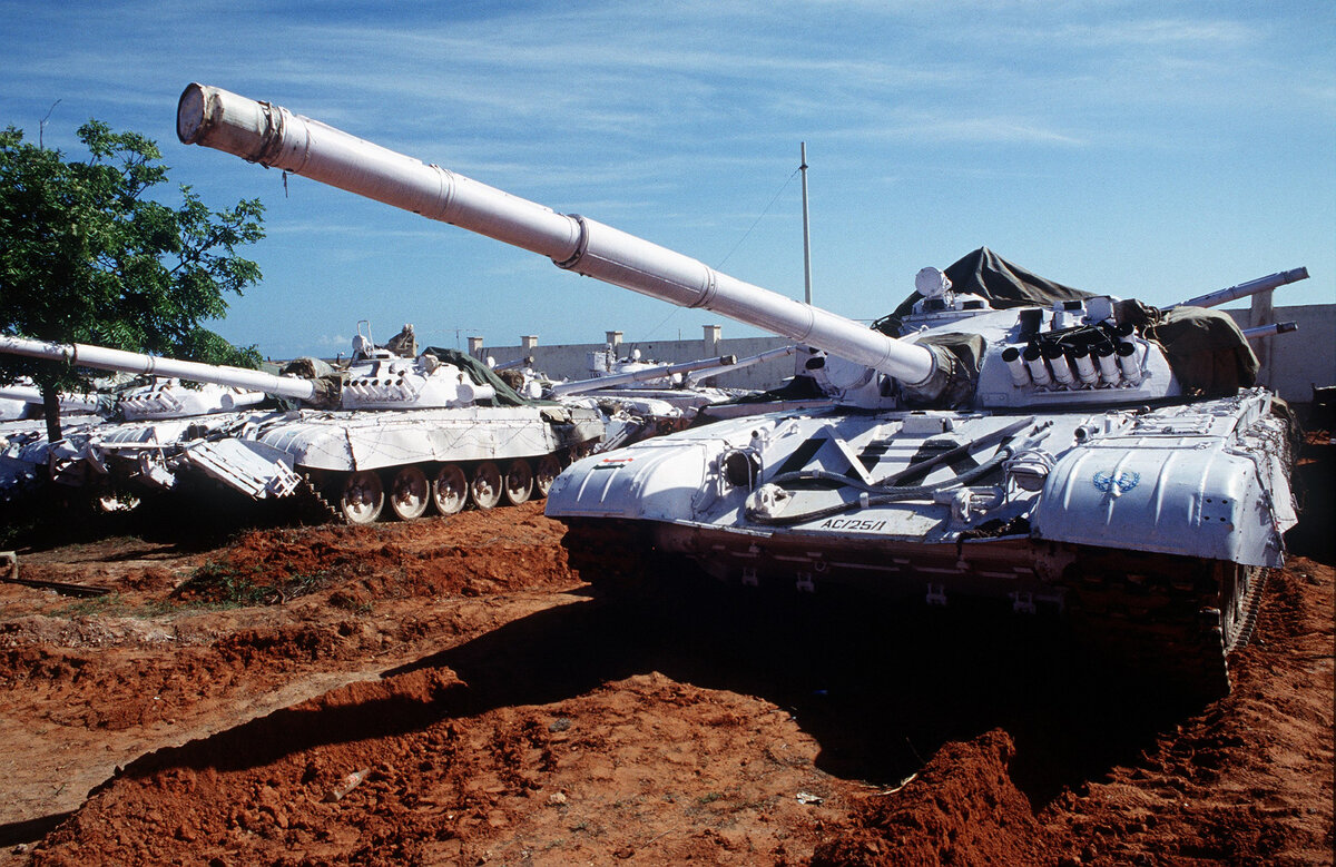 Танки T-72 индийской армии во время миротворческой операции ООН в Сомали