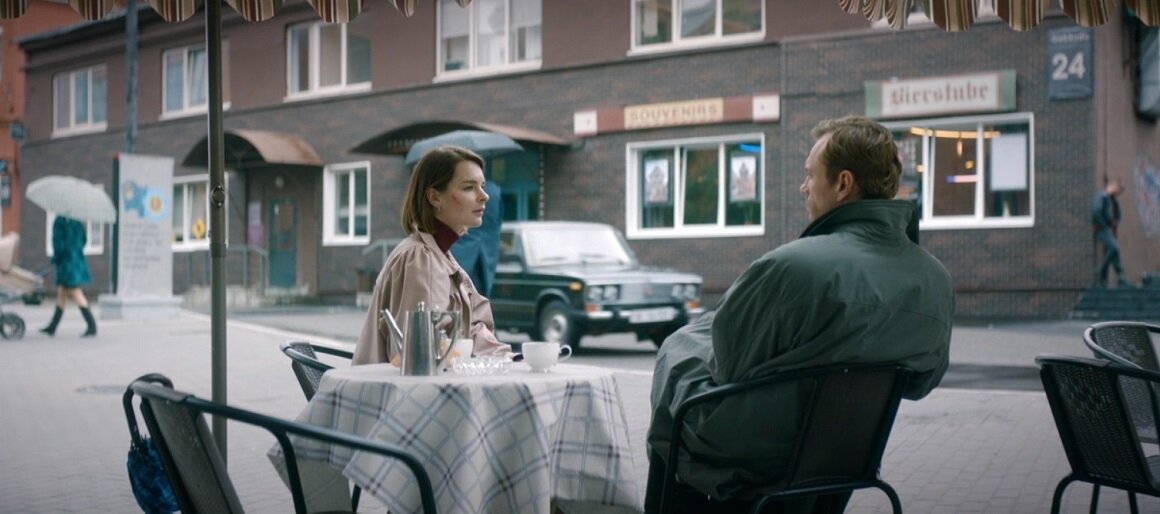 кадр из сериала "ГДР" (2024)