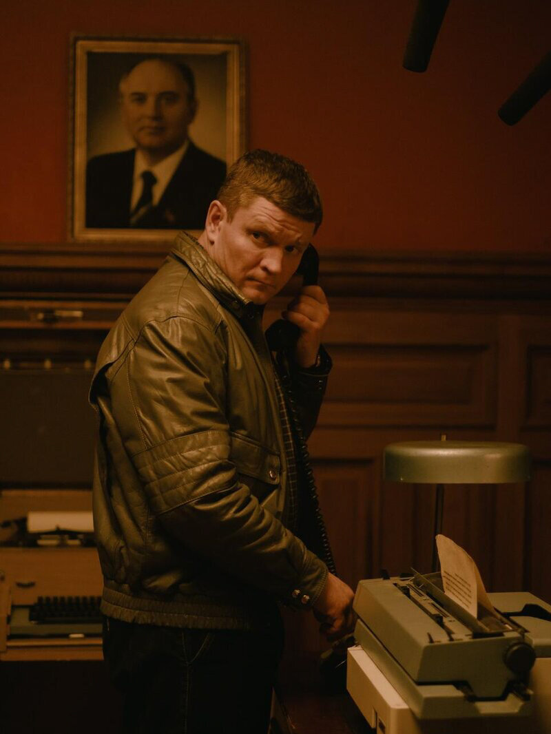 Кадр из сериала "ГДР" 