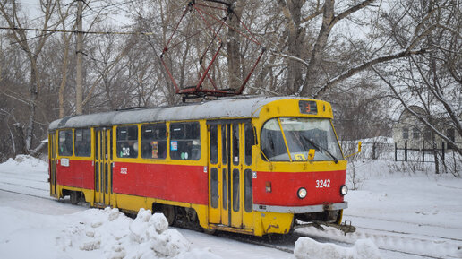 Трамвай Tatra T3SU-3242. Поскакушки по Барнаулу.