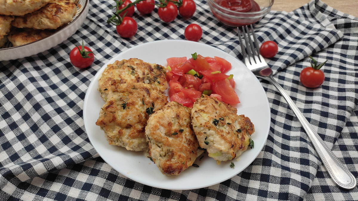 кабачок сыр курица. кабачок сыр курица. запеканка кабачки цукини. куриное филе с цукини. кабачок сыр курица.