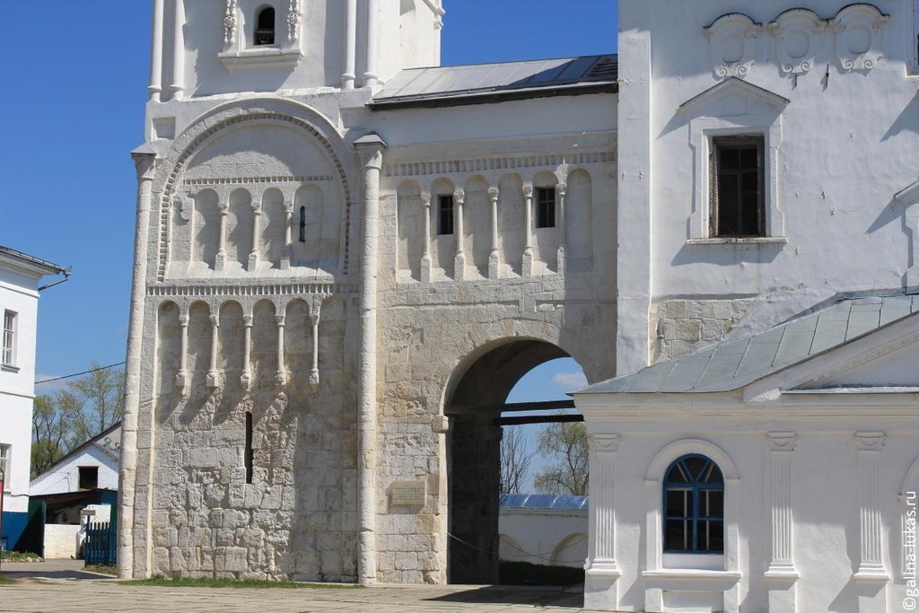 Лестничный переход, где погиб Андрей Боголюбский. Фото из Интернета