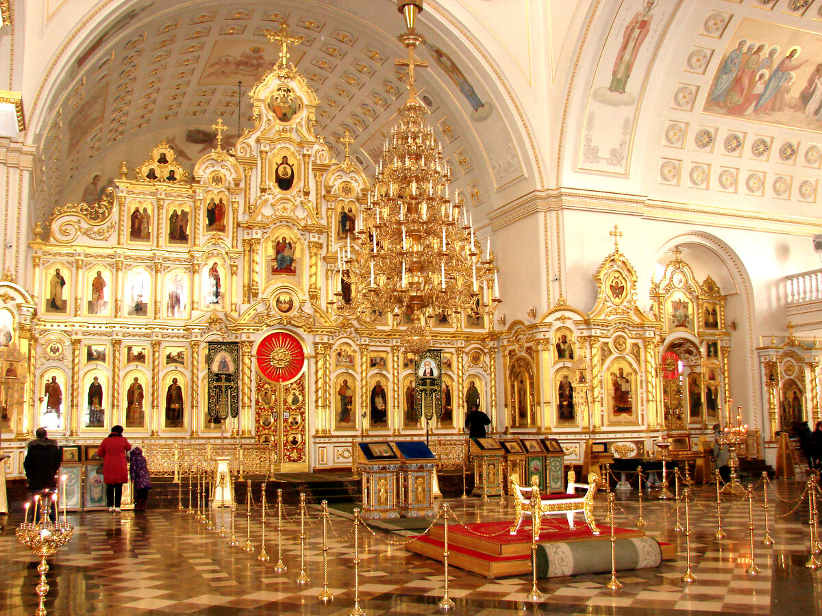 Православный храм внутри