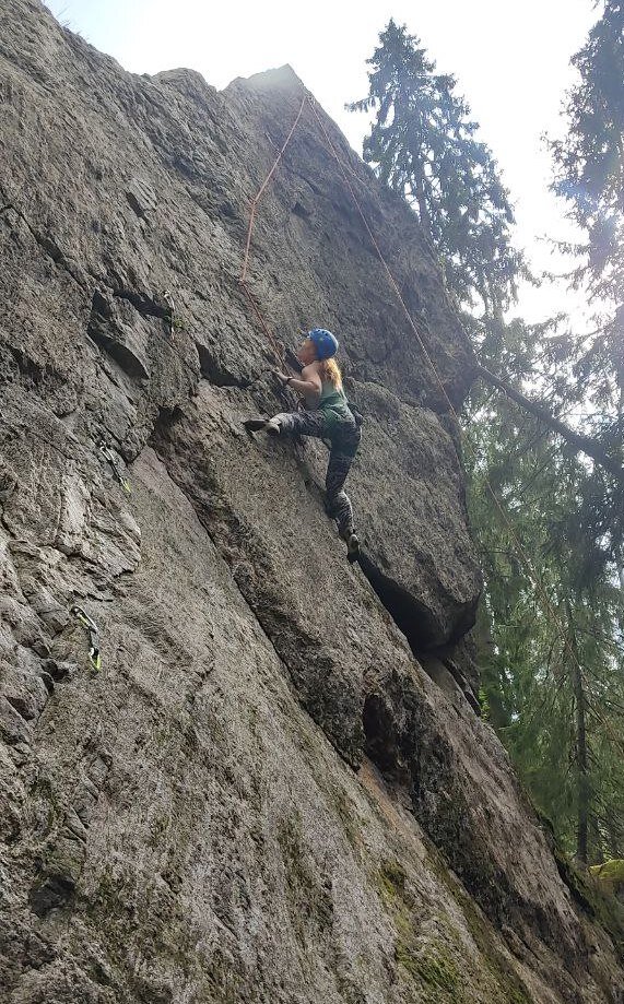 На скалах была один раз пока :) Страшно мне