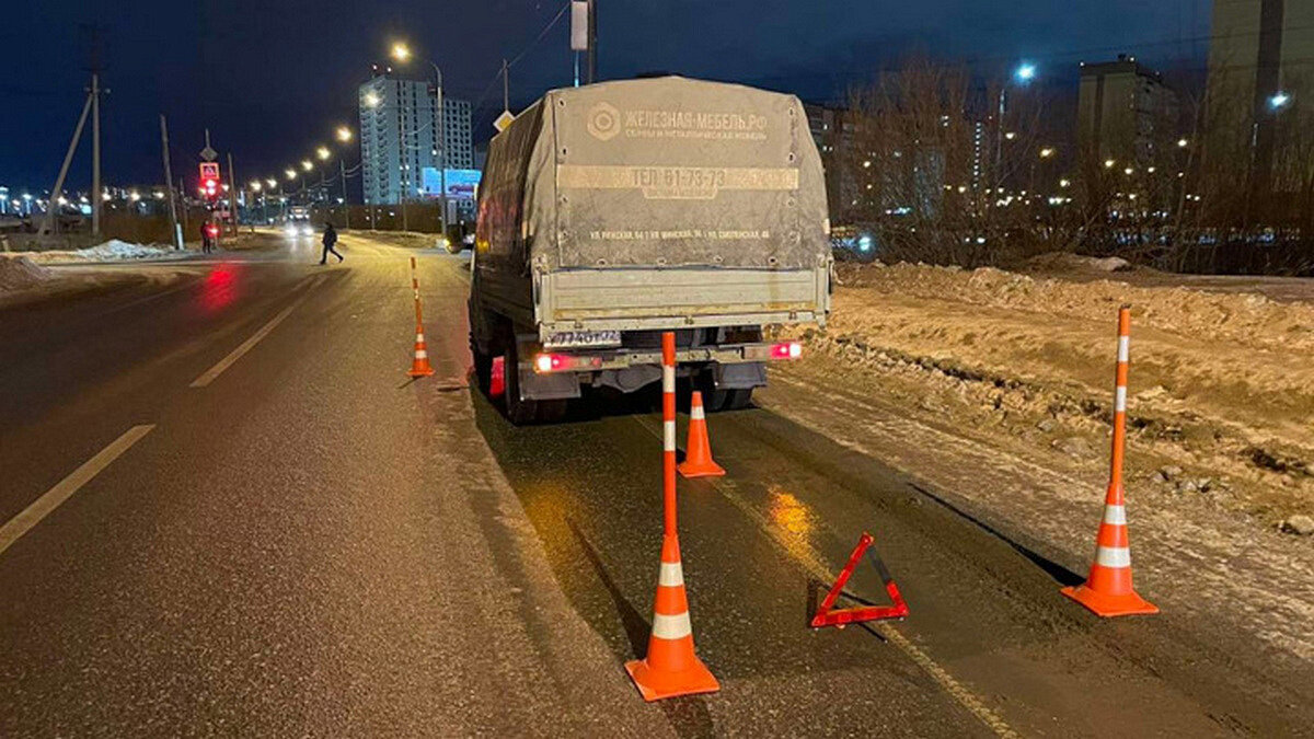 В Тюмени водитель грузовика потерял по дороге выпавшего из кузова ребёнка |  Изнанка - новостной портал | Дзен