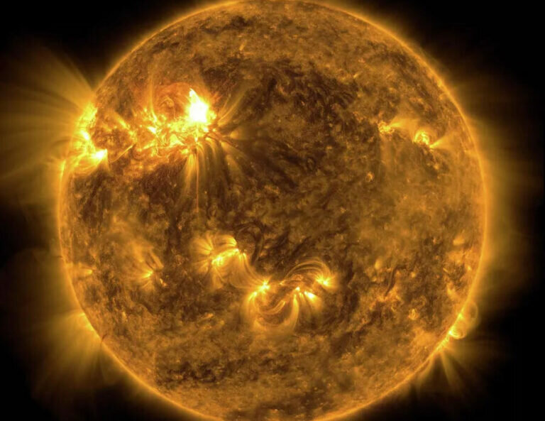    Не ждали. Неожиданная магнитная буря обрушилась на Землю после вспышек на Солнце Белов Михаил Александрович