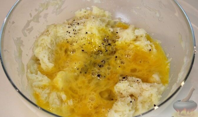 Блендер рецепты картошка. Драники в блендере. Картошка в блендере. Измельчение картофеля для пюре. Блендер для картофеля пюре.