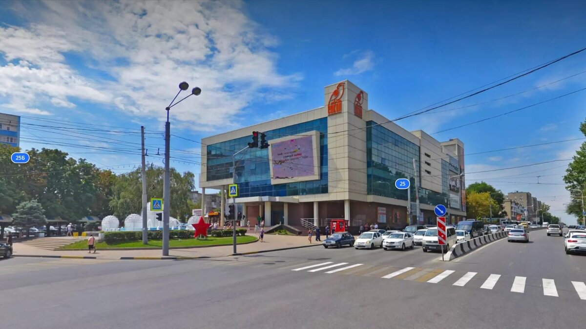     В Ростове из-за сообщения о минировании эвакуировали ТЦ «Сокол» на проспекте Стачки, об этом сообщил местный Telegram-канал.