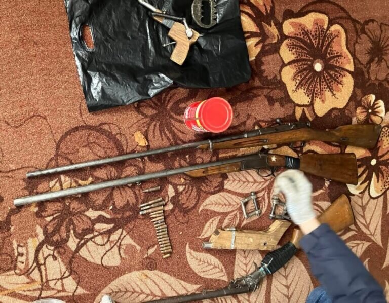    Житель Новосергиевского района хранил дома самодельное оружие и коноплю Кристина Просвиркина