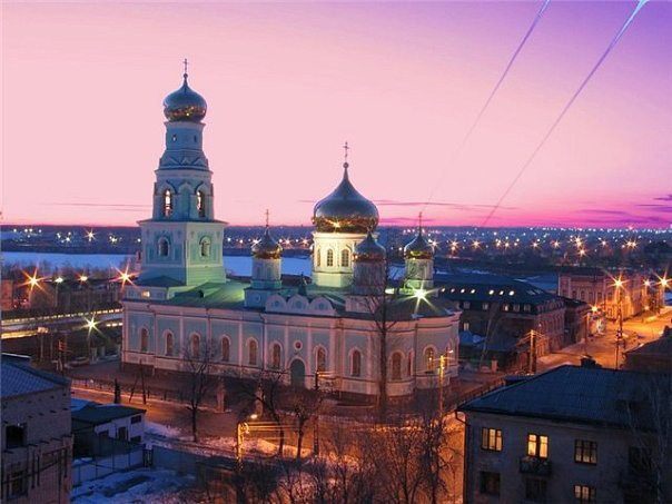 Сызранский район образован 1 сентября 1938 года. Расположен на западе Самарской области и граничит с Шигонским, Ставропольским, Безенчукским, Приволжским районами и Ульяновской областью.
