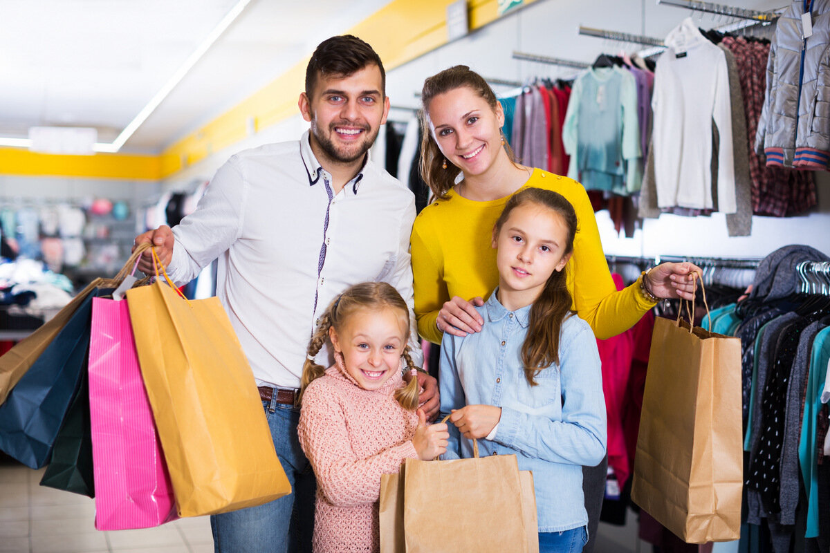    В Петербурге десятки торговых центров на любой бюджет