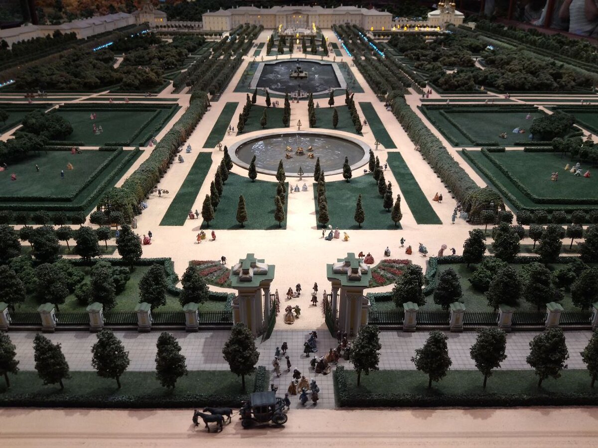 Петровская акватория (листайте галерею 😉) Представьте себе, что все это из сахара, теста и марципана 😲 Фото автора 