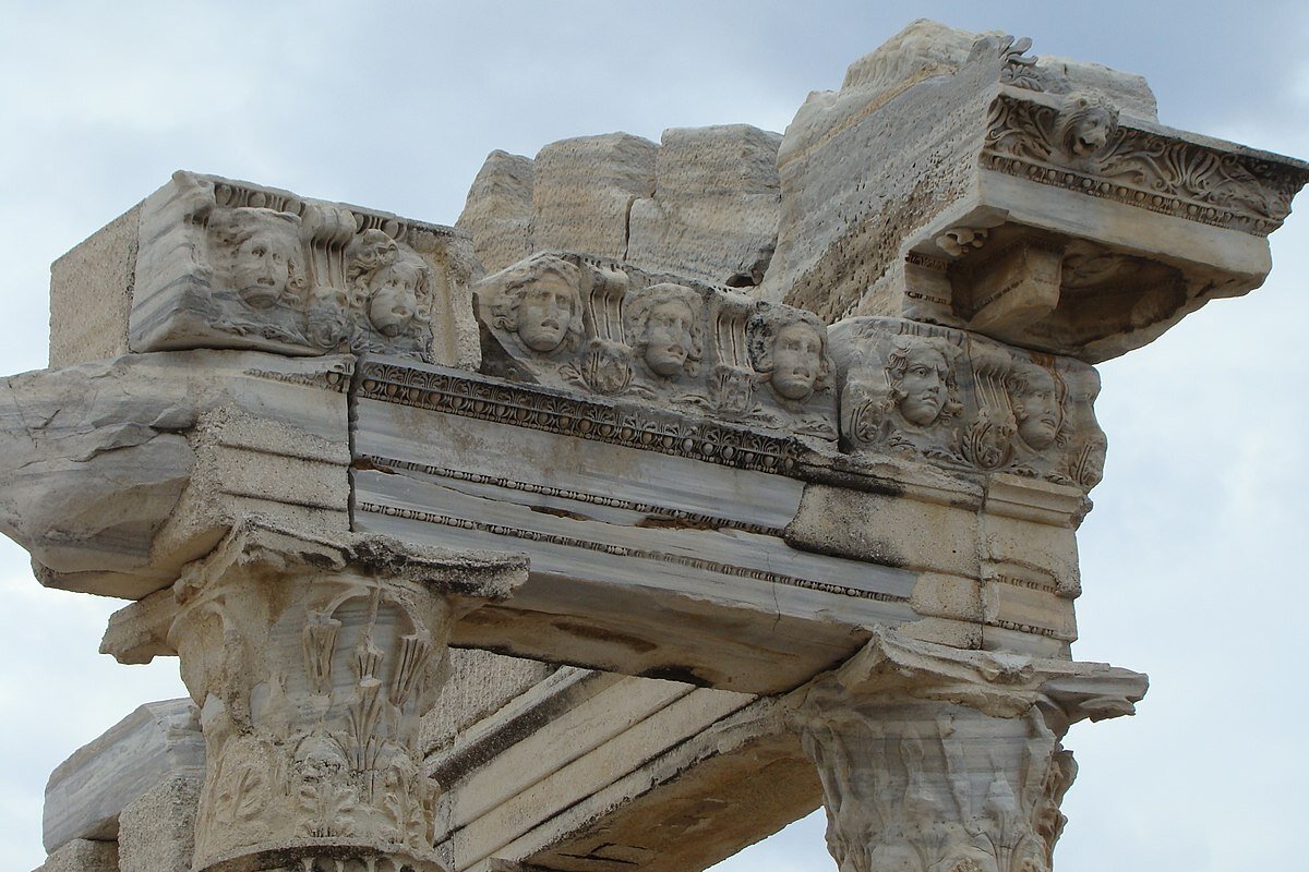 Сегодня мы отправимся к руинам древнейшей цивилизации в городе Сиде. Одной из главных достопримечательностей местности является храм Аполлона.-2-3