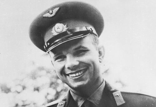 90 лет первому человеку в космосе!