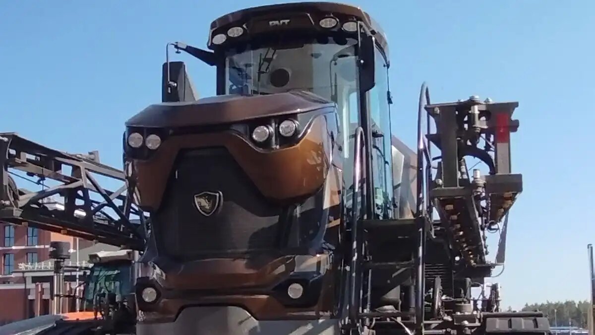 Фото: © Николай Петроченко / Glavpahar.ru Бразильская сельхозтехника (фотография носит иллюстративный характер)