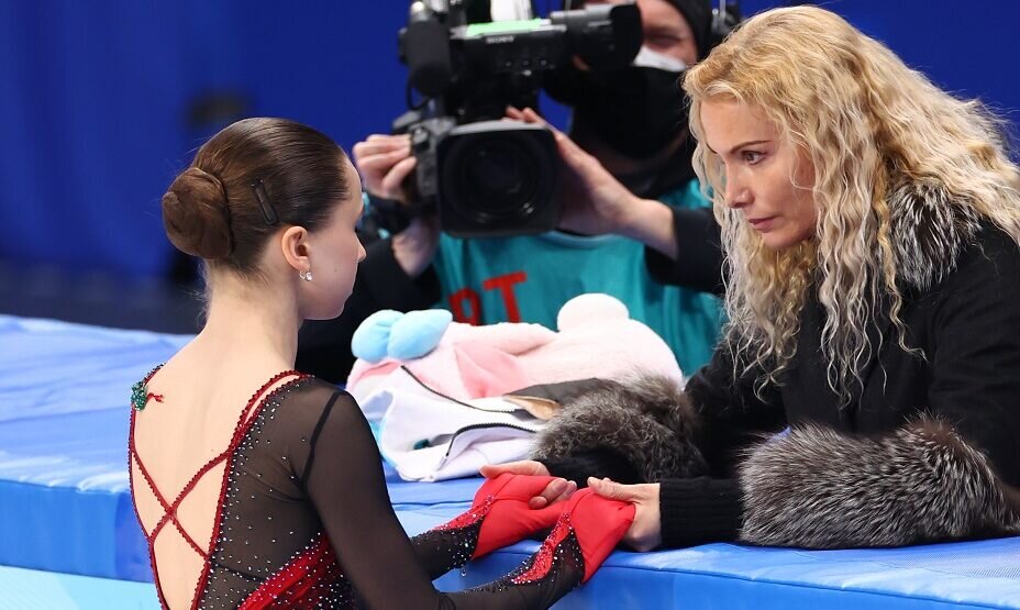 Валиева выйдет на лед. Четверной аксель камила валиева. Камила валиева фигурное катание 2022. Камила валиева фигуристка. Валиева выйдет на лед.