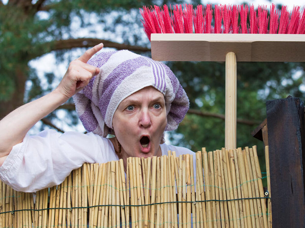 Соседи картинки. Сосед принимает. Сосед принимает. Сосед принимает. Привет сосед.