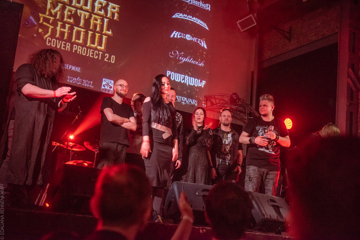 "ТелеПупики" Big Powermetal Show, у которых состоялся концерт. И даже не просто концерт, а три больших шоу, два в Москве и одно в Питере, оба раза хорошо так, порядочно набили зал-пятисотничек. Фото с шоу в Питере как раз. Фотограф - Эдалиана Ренненкампф.