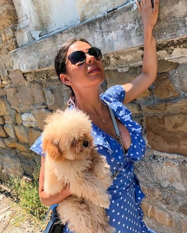 Таня и Луна, на которых напал преступник. 
Фото: Личная страничка героя публикации в соцсети