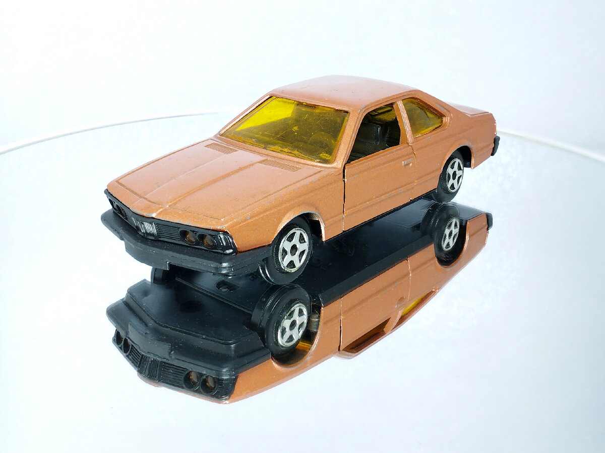 Рис. 1. Модель автомобиля BMW 633 CF от Norev из серии Jet-Car de Norev