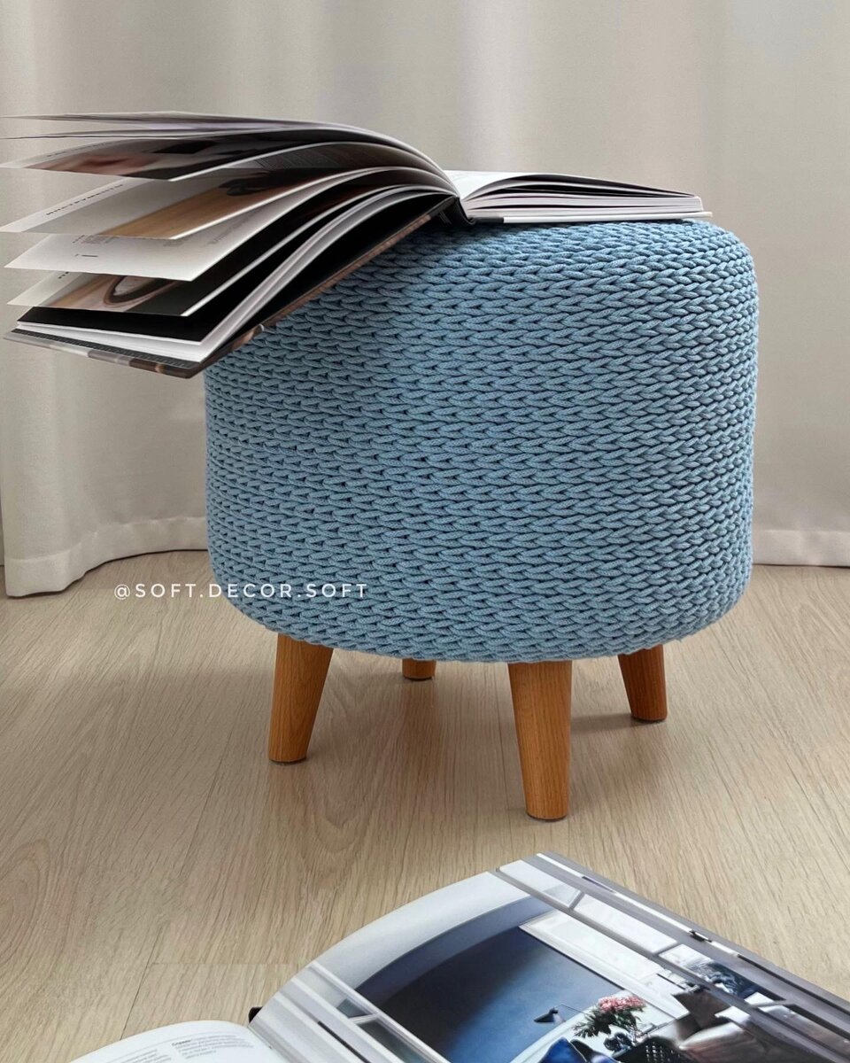 Фото мое. Мой пуф на буковых ножках в хлопковом чехле цвета весеннего неба.