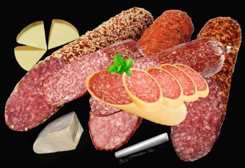 купаты свино говяжьи. колбаса домашняя для жарки. сырая колбаса. колбаса нарезанная копченая. мясные деликатесы.