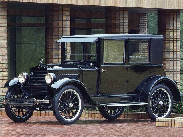    В начале 20-х годов прошлого века Hudson Essex стал первым доступным автомобилем с жесткой крышей. Для того времени это было настоящей сенсацией