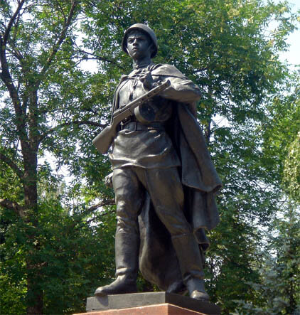 Памятник Матросову в Уфе.