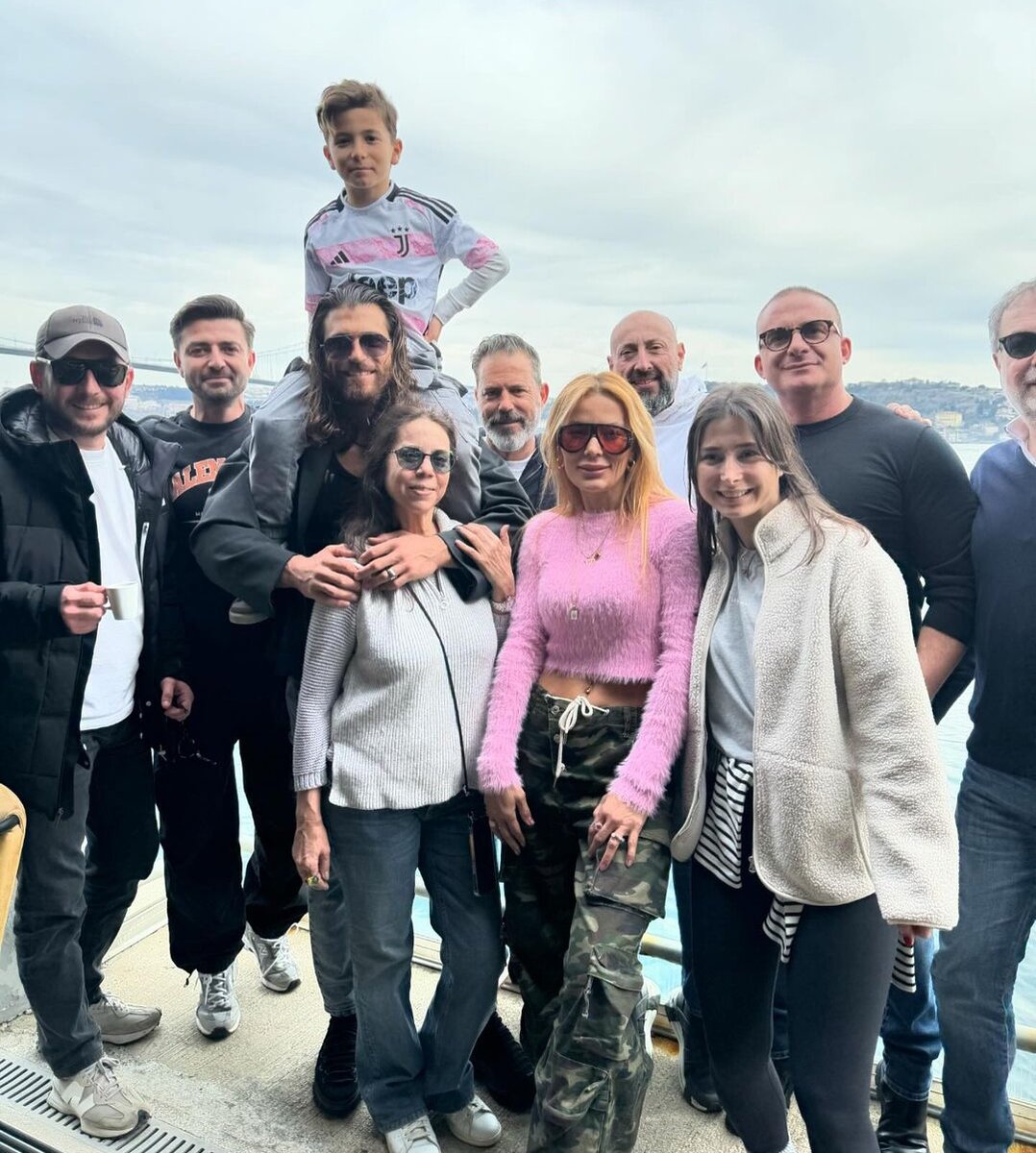 Джан Яман с семьёй 