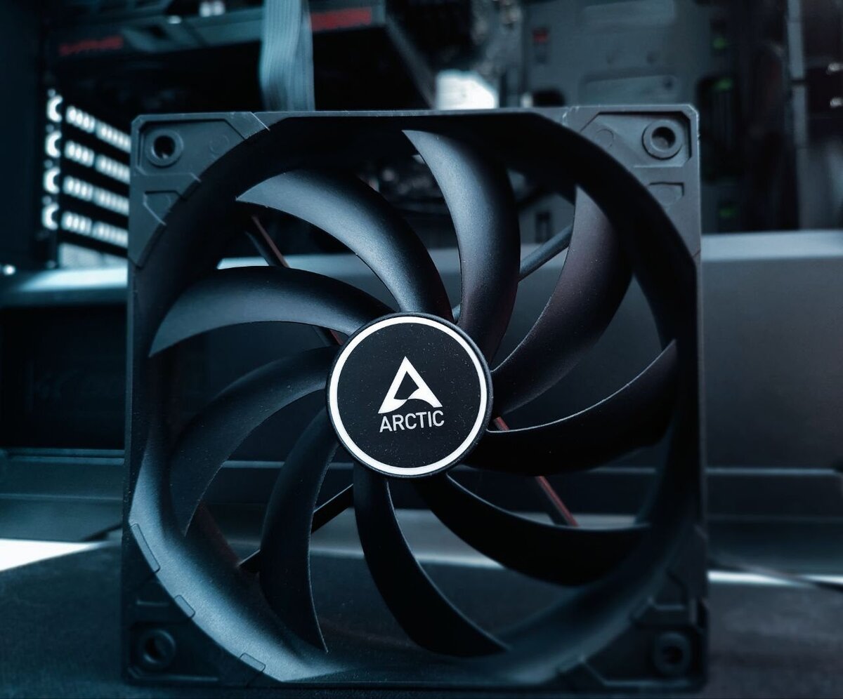 Компьютер для чайников. Компьютерный чайник. Книги для обучения пользования смартфоном. Пк для чайников книга. Компьютер прикол.