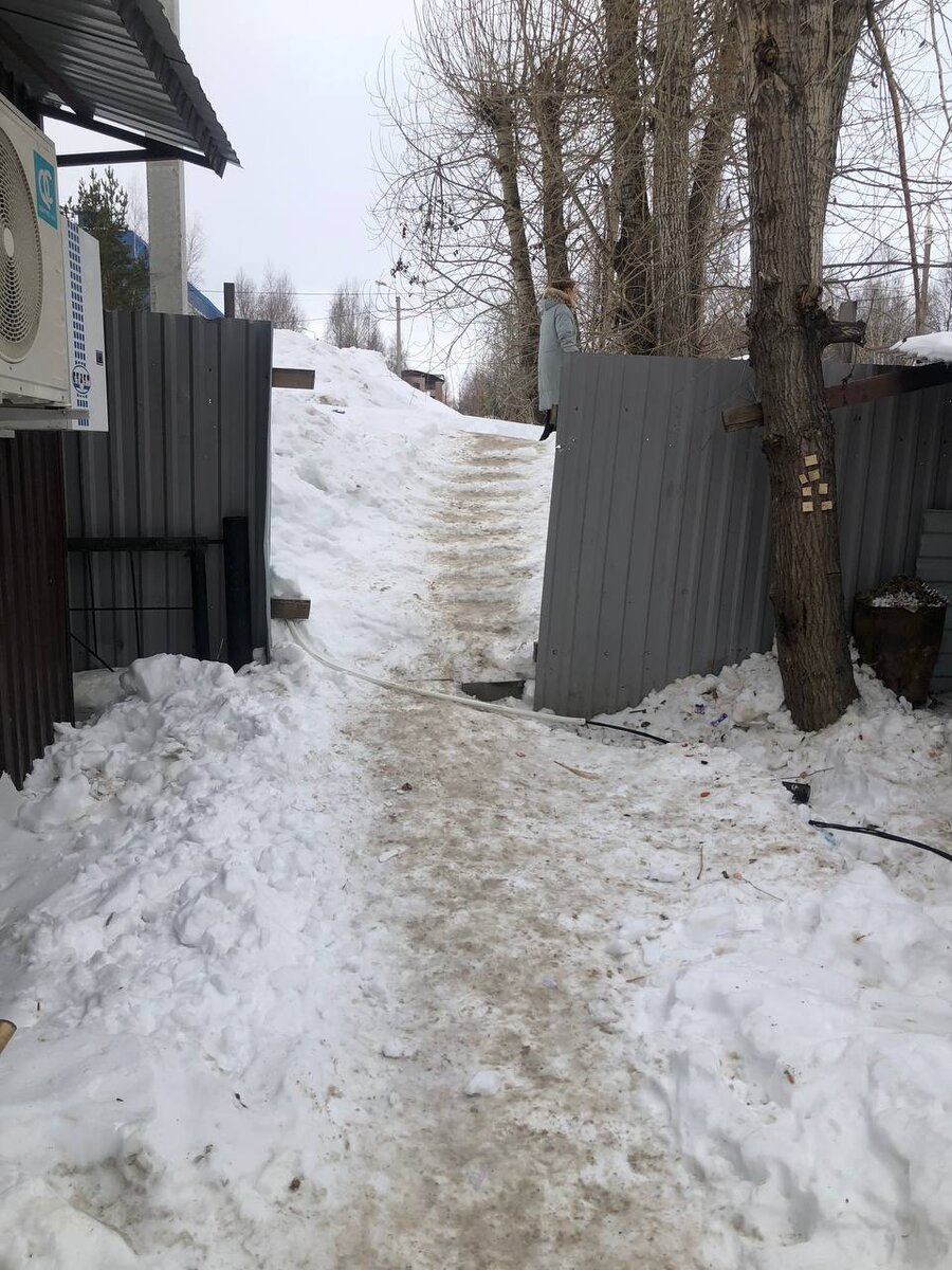 Фото автора. Урай. Переход от роддома к аптеке