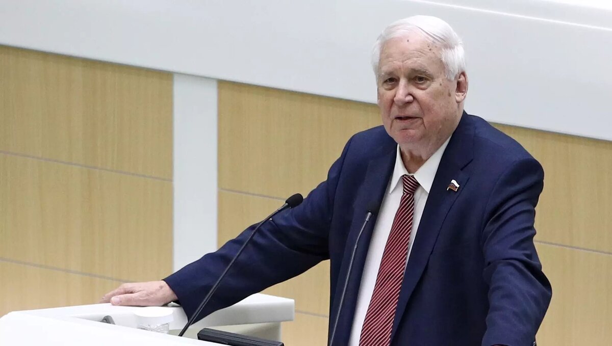     В возрасте 94 лет скончался бывший председатель Совета министров СССР, экс-сенатор Николай Рыжков (на фото). О произошедшем сообщила председатель Совфеда РФ Валентина Матвиенко.