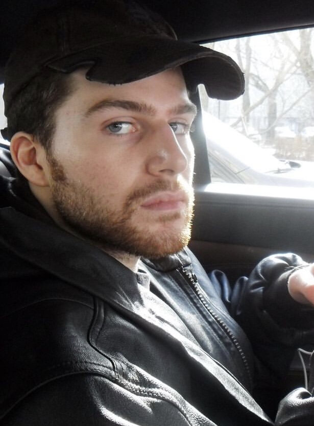    Леонтий Канделаки занимается музыкой девять летСоцсети Леонтия Канделаки