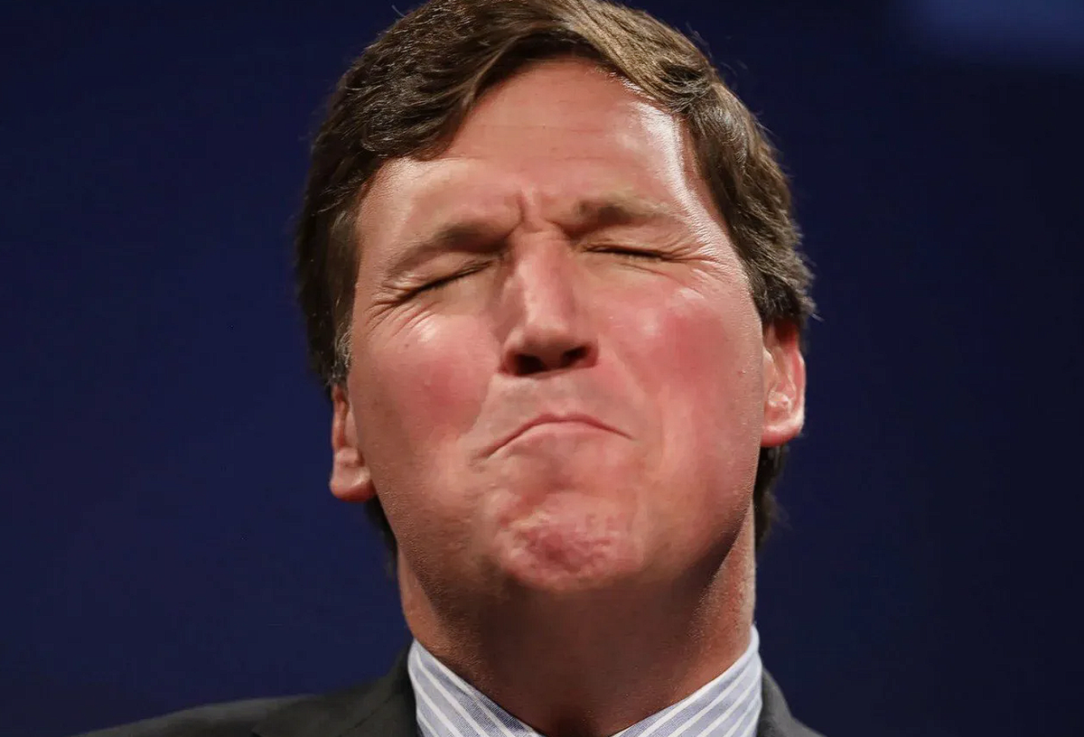 Малыш и карлсон приколы. Что говорит карлсон о москве. Спокойствие только спокойствие. Анекдоты про карлсона. Анекдоты про сказки в картинках.