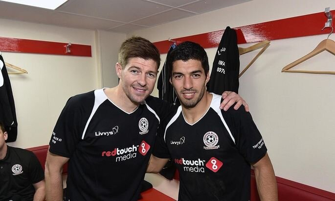 Со своим другом и любимым партнёром по команде Луисом Суаресом