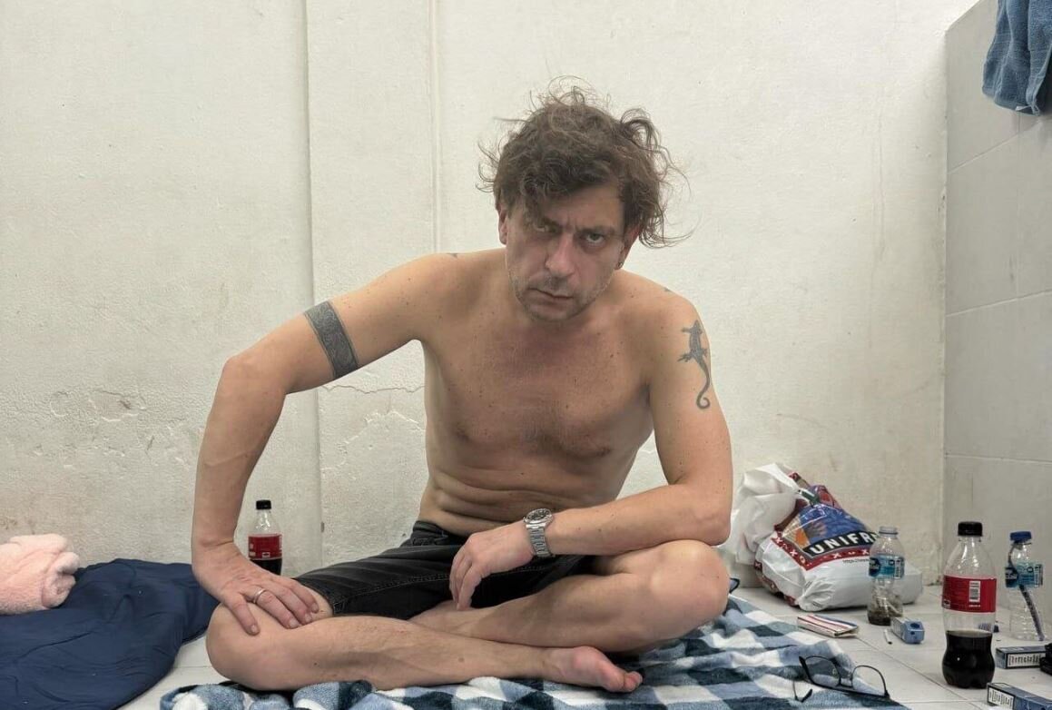 Песня раз два левой. Песня раз два лева. Песня рас два левай ьекст. Раз два левой. Песня раз два левой бьют барабаны играют поход.